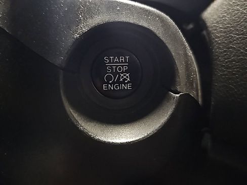 Used 2017 Jeep Renegade Trailhawk image 9