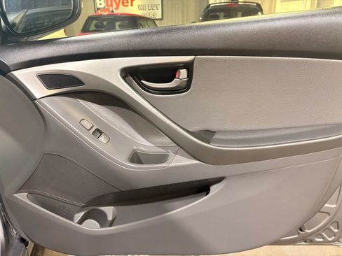 Used 2012 Hyundai Elantra Limited FWD image 20