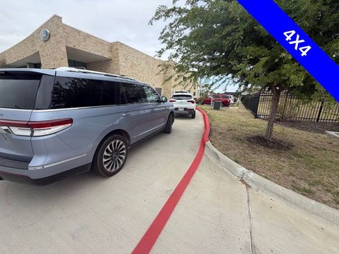 Used 2022 Lincoln Navigator Black Label image 7