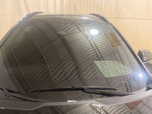 Used 2025 Kia Niro LX image 12