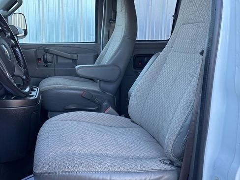 Used 2017 Chevrolet Express 3500 LT w/ LT Preferred Equipment Group image 28