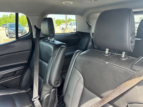 Used 2018 GMC Acadia SLT FWD image 17