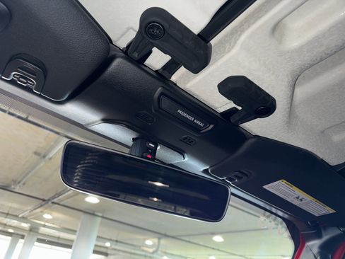 Used 2018 Jeep Wrangler Unlimited Sahara image 32