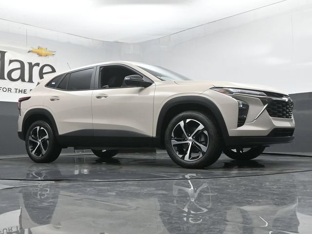 New 2026 Chevrolet Trax RS FWD image 2