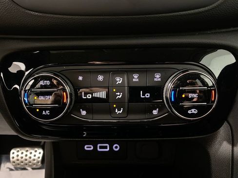 Certified 2023 Buick Encore GX Select w/ Sport Touring Package FWD image 18