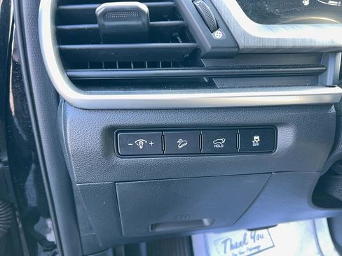 Used 2023 Kia Telluride EX w/ EX Captain's Chair Package image 13