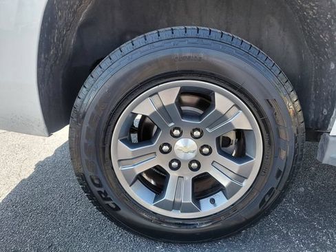 Used 2019 Chevrolet Tahoe LS w/ Enhanced Driver Alert Package RWD image 5