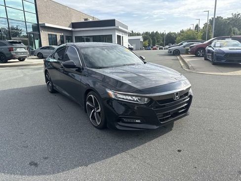 Used 2018 Honda Accord Sport image 3