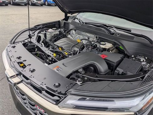 New 2026 Chevrolet Trax RS w/ Sunroof Package image 37