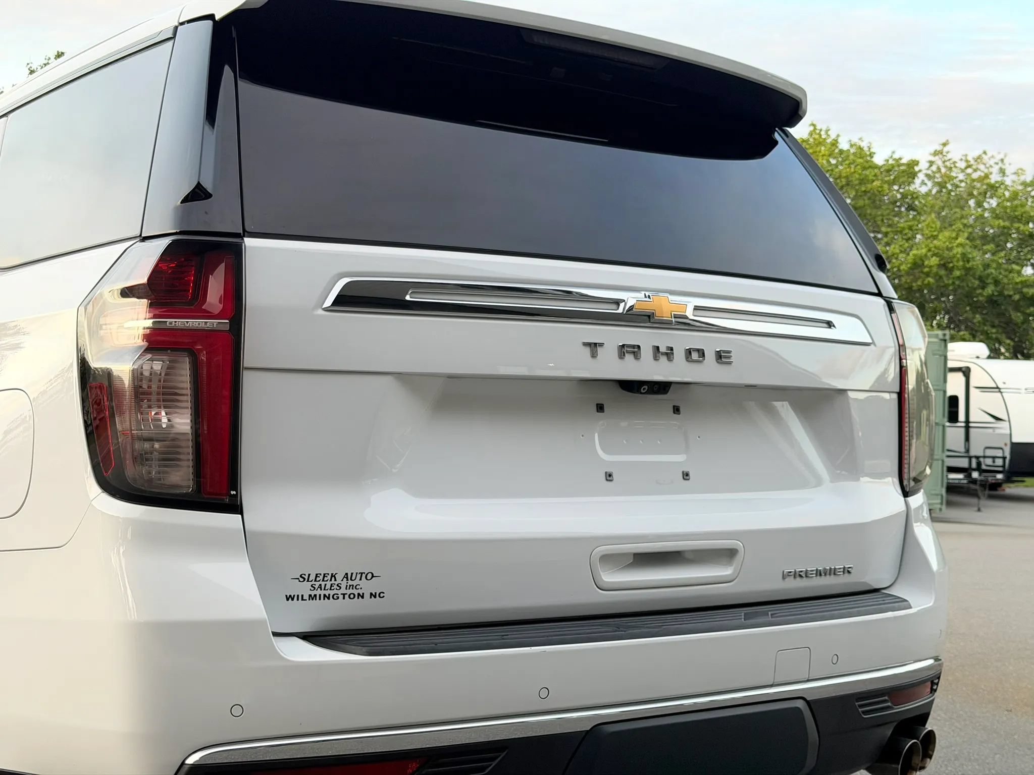 Used 2021 Chevrolet Tahoe Premier w/ Premium Package AWD/4WD image 15