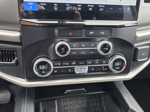 Used 2023 Ford Expedition XLT AWD/4WD image 24
