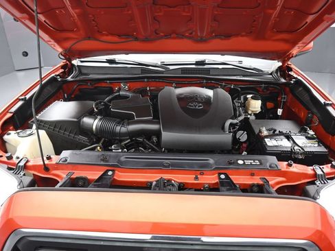 Used 2016 Toyota Tacoma SR5 w/ Towing Package RWD image 48