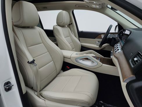 Certified 2023 Mercedes-Benz GLS 450 4MATIC image 18