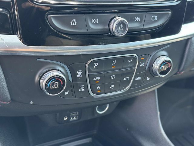 Used 2023 Chevrolet Traverse RS AWD/4WD image 30