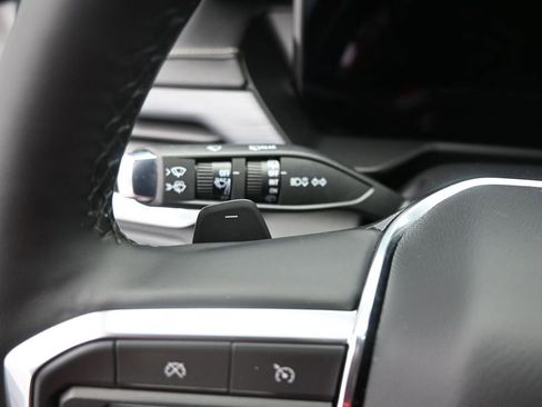 Used 2025 GMC Acadia Elevation FWD image 45