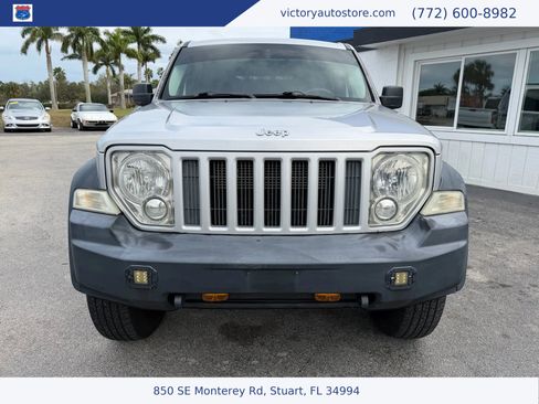Used 2012 Jeep Liberty Sport AWD/4WD image 2