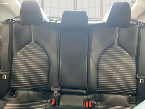 Used 2023 Toyota Camry SE image 13