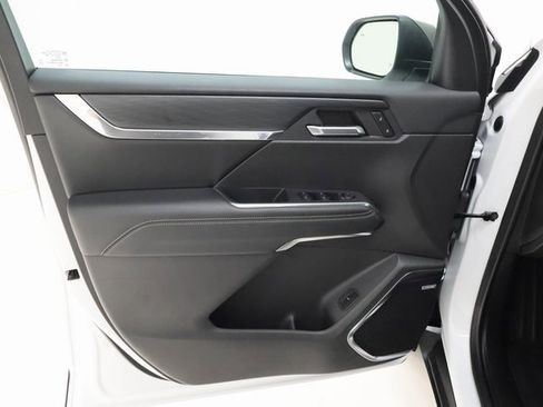 Certified 2025 GMC Acadia Elevation image 8