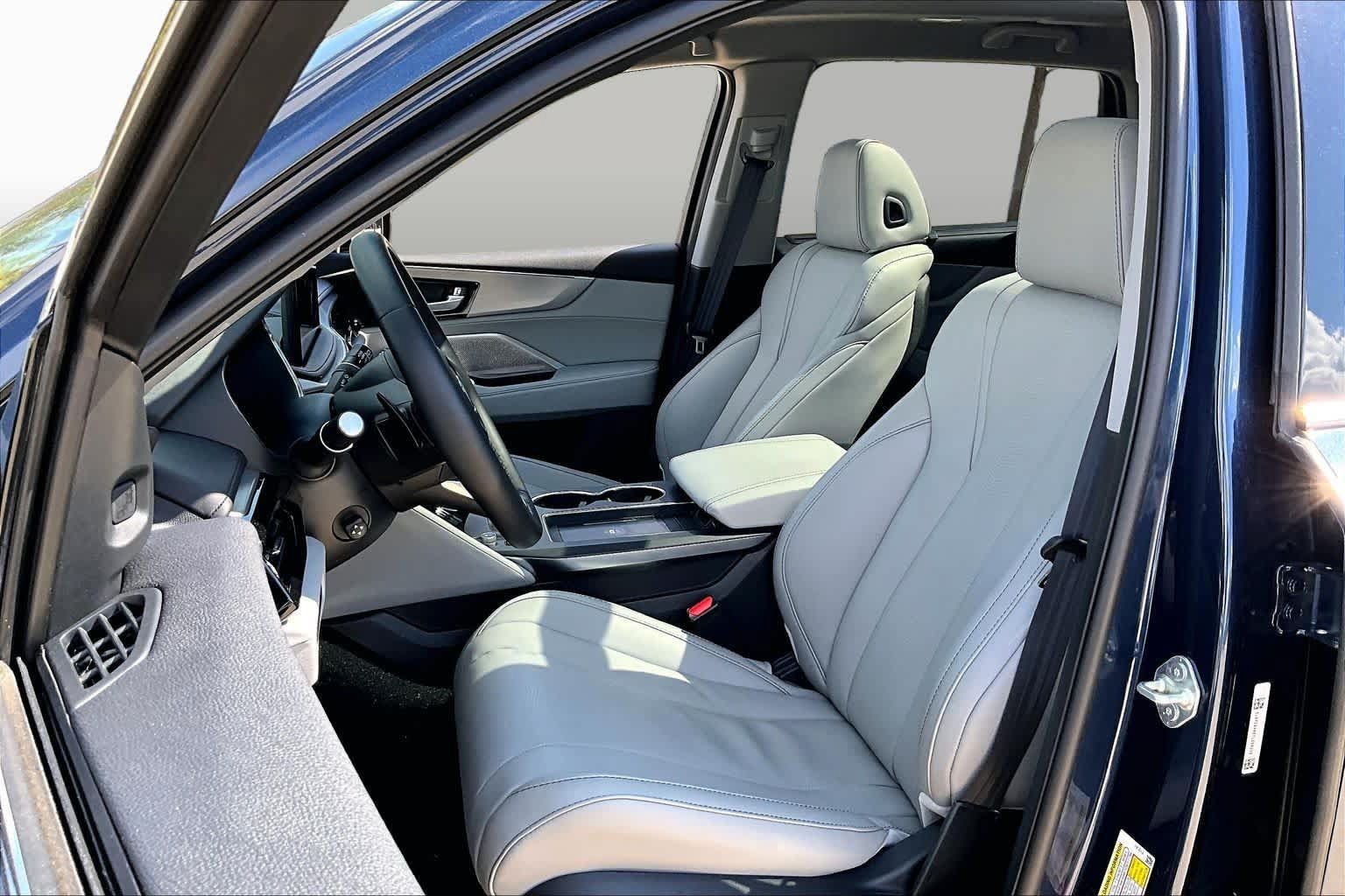 Used 2026 Acura MDX w/ Technology Package FWD image 8