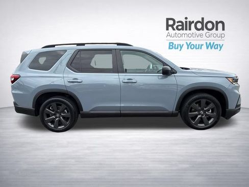Certified 2023 Honda Pilot Sport image 8
