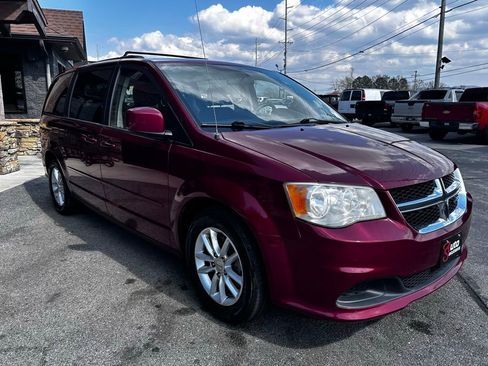 Used 2014 Dodge Grand Caravan SXT FWD image 9