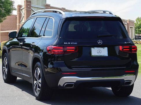 New 2025 Mercedes-Benz GLB 250 4MATIC image 7