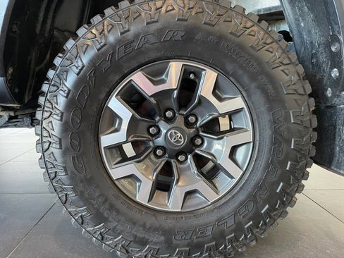 Certified 2023 Toyota Tacoma TRD Off-Road image 24