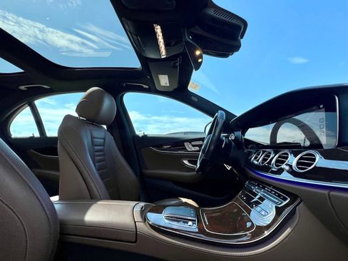 Used 2022 Mercedes-Benz E 450 4MATIC Sedan image 9