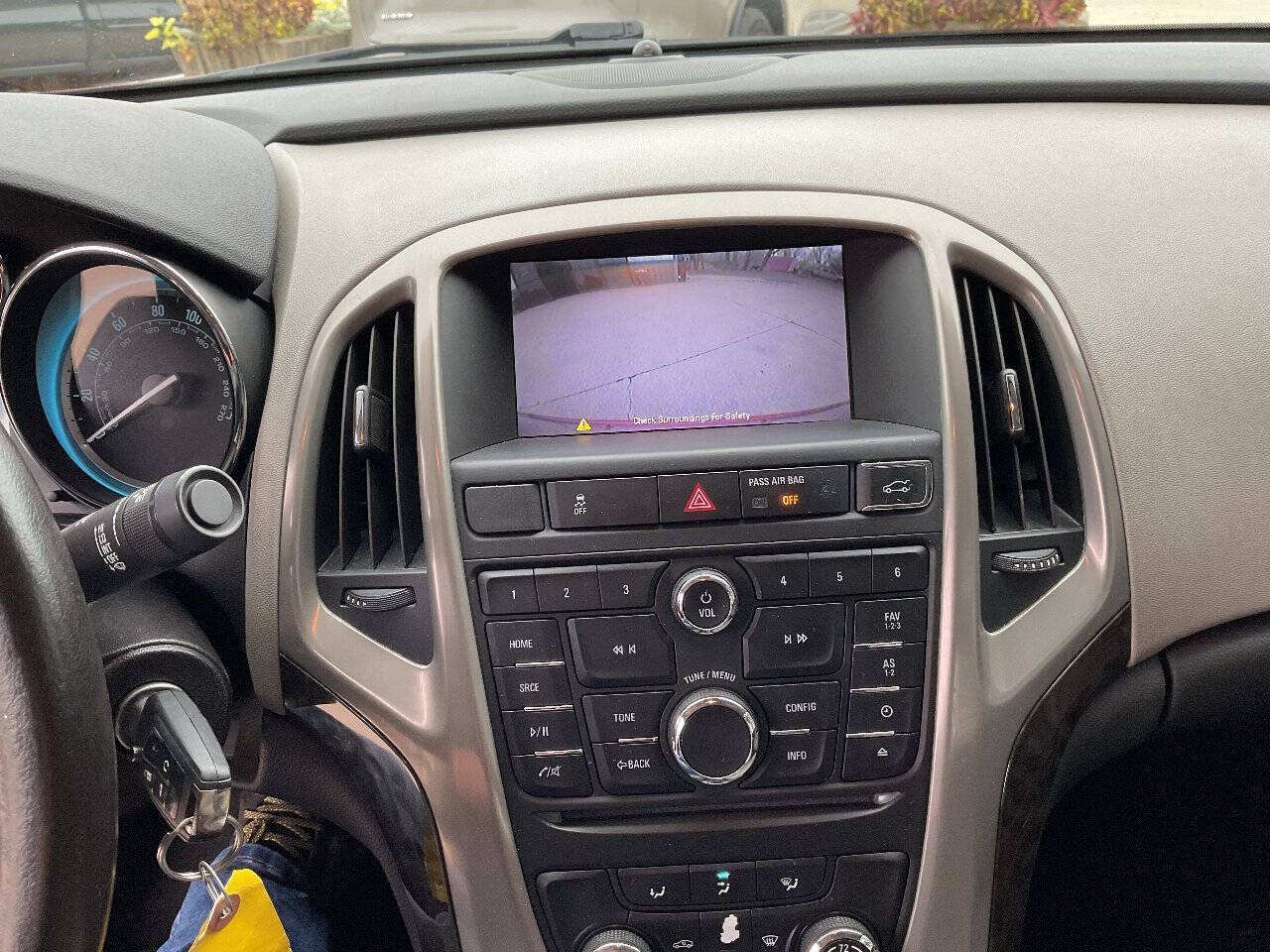 Used 2014 Buick Verano FWD image 12