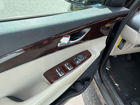 Used 2017 Kia Sorento FWD image 15
