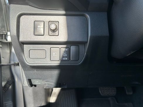 Used 2022 Toyota Tacoma TRD Off-Road image 19