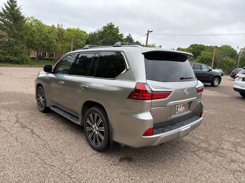 Used 2021 Lexus LX 570 4WD w/ Luxury Package image 27