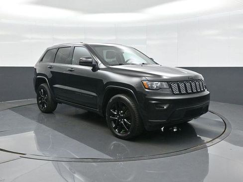 Used 2021 Jeep Grand Cherokee Laredo X AWD/4WD image 1
