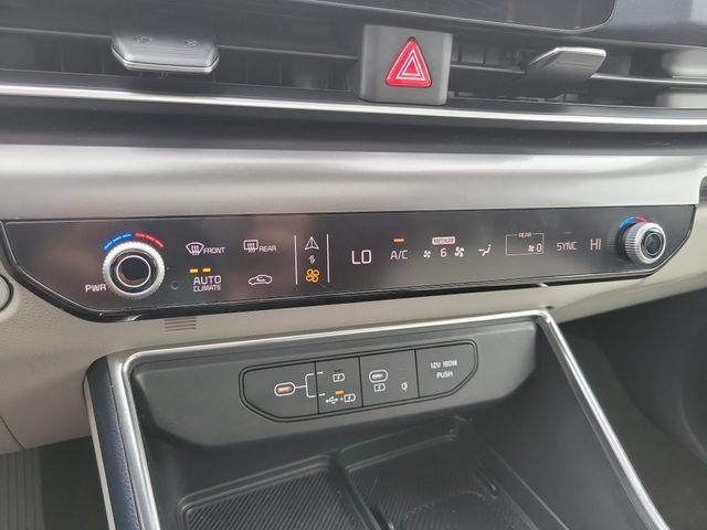 Certified 2025 Kia Carnival SX Prestige FWD image 36