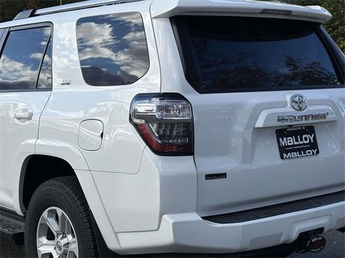 Used 2019 Toyota 4Runner SR5 Premium image 7