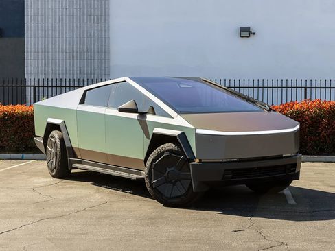 Used 2024 Tesla Cybertruck AWD Crew Cab image 14