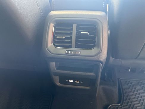 New 2026 Volkswagen Taos SE image 39