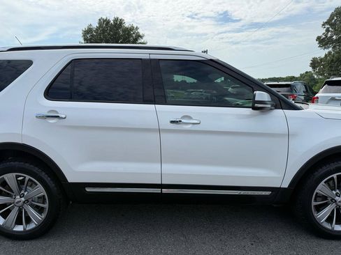 Used 2018 Ford Explorer Limited w/ Equipment Group 301A AWD/4WD image 43