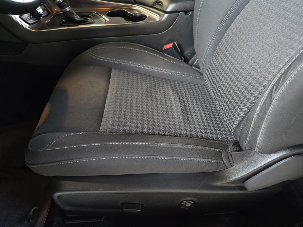 Used 2018 Dodge Challenger SXT RWD image 30