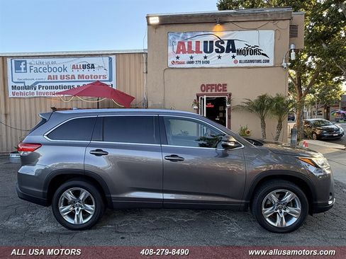 Used 2017 Toyota Highlander Limited w/ Carpet Mat Package FWD image 1