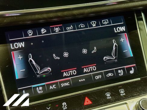Used 2019 Audi Q8 Prestige w/ Luxury Package AWD/4WD image 17