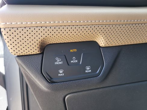 New 2026 Volkswagen Atlas Cross Sport SE FWD image 31