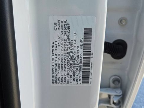 Used 2025 Honda Pilot Touring image 7