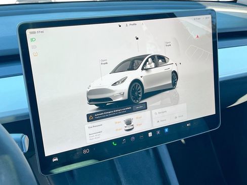 Used 2023 Tesla Model Y Long Range image 14