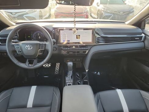 Used 2026 Toyota Camry Hybrid w/ Multimedia Upgrade Package FWD image 9