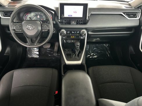 Used 2024 Toyota RAV4 XLE w/ Convenience Package FWD image 9