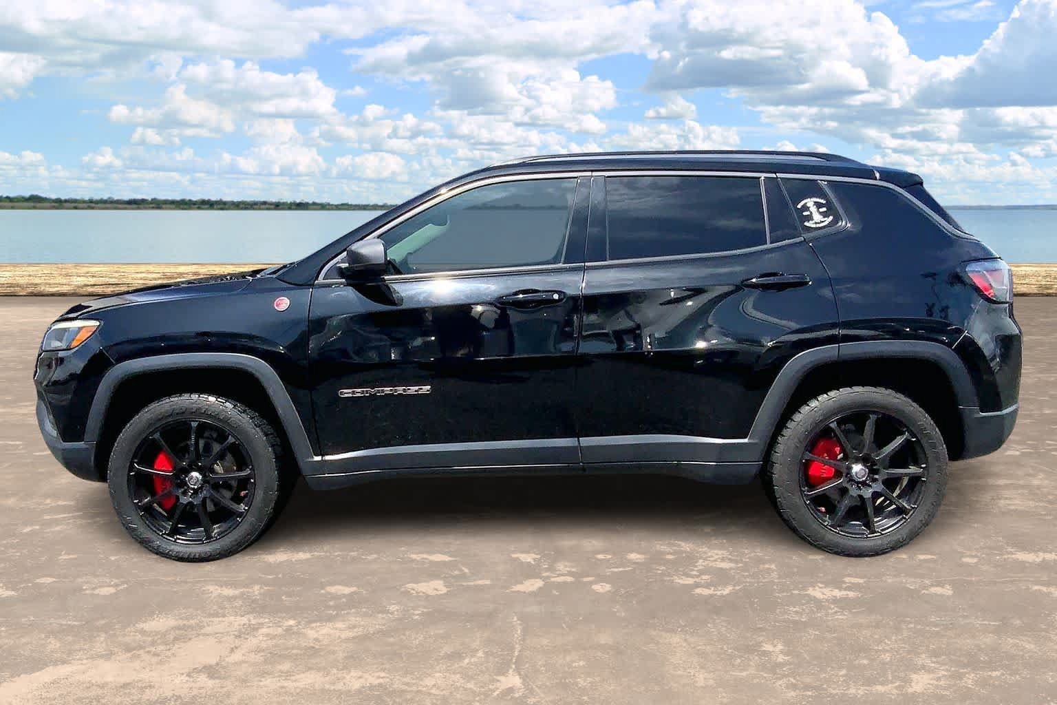 Used 2022 Jeep Compass Trailhawk w/ Trailhawk Elite Group AWD/4WD image 3