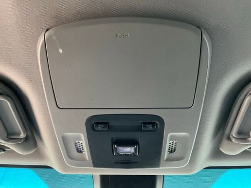 Used 2019 Toyota Camry SE image 16