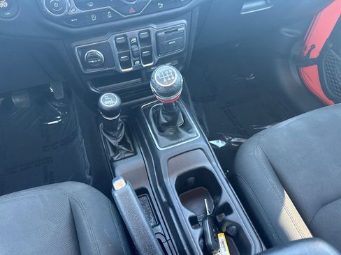 Used 2020 Jeep Wrangler Unlimited Sport S AWD/4WD image 38
