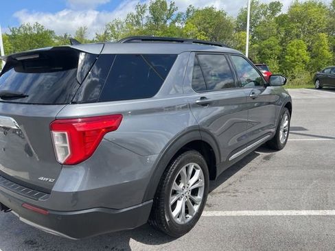 Used 2023 Ford Explorer XLT w/ Equipment Group 202A AWD/4WD image 11